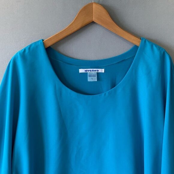🎉5 for $45🎉 Nygard Top Blouse Shirt Size L Blue - Picture 3 of 7